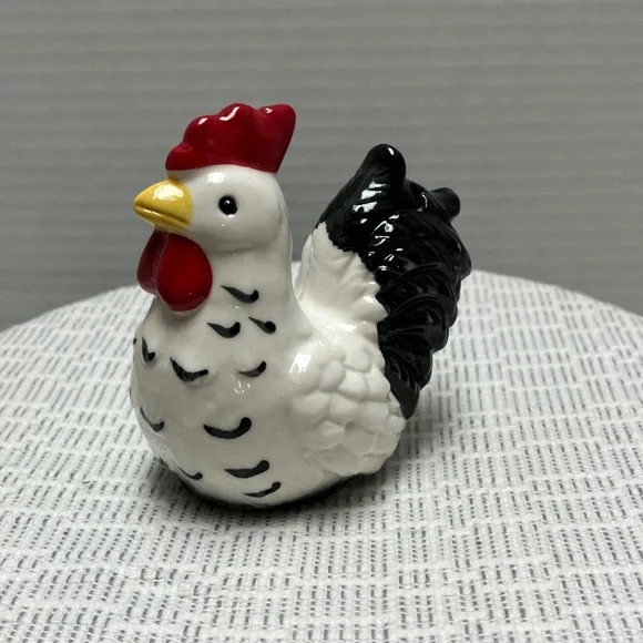 Chicken Salt and Pepper Shakers - Picture 5 of 9